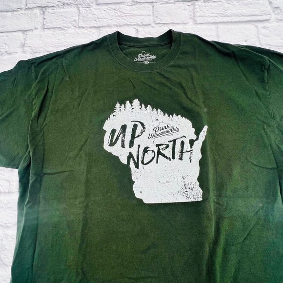 Drink Winsconsinbly Short Sleeve Graphic T-Shirt Men's Size 2XL Green Crewneck - Picture 2 of 7